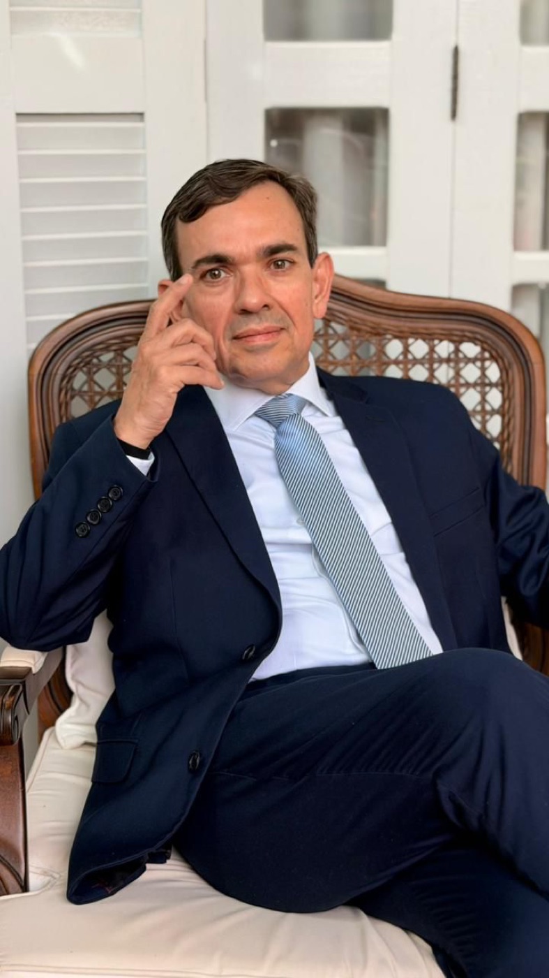 Dr. Henes Farias — pré-natal pediátrico