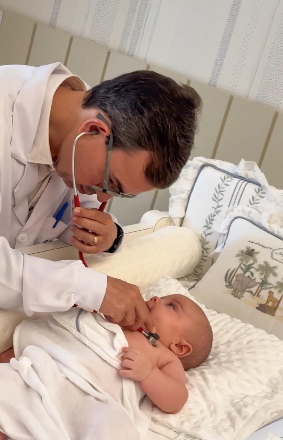 Dr. Henes Farias em atendimento domiciliar